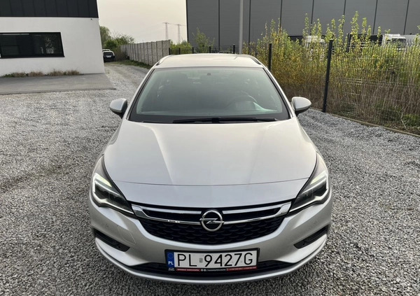 Opel Astra cena 44999 przebieg: 132000, rok produkcji 2018 z Płońsk małe 529